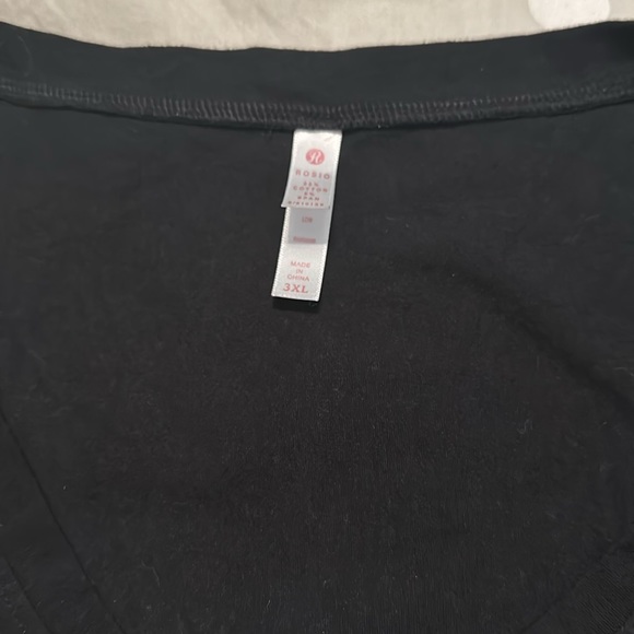 Black graphic print tshirt. - Picture 2 of 4